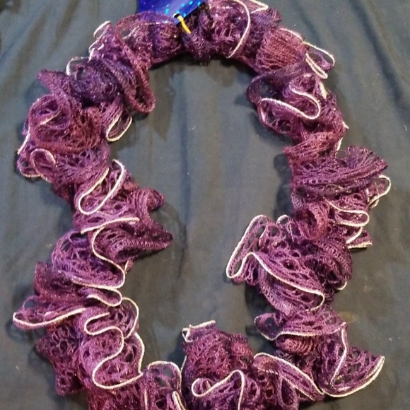 3/$15 New Lacey Sashay Scarf - Picture 1 of 3